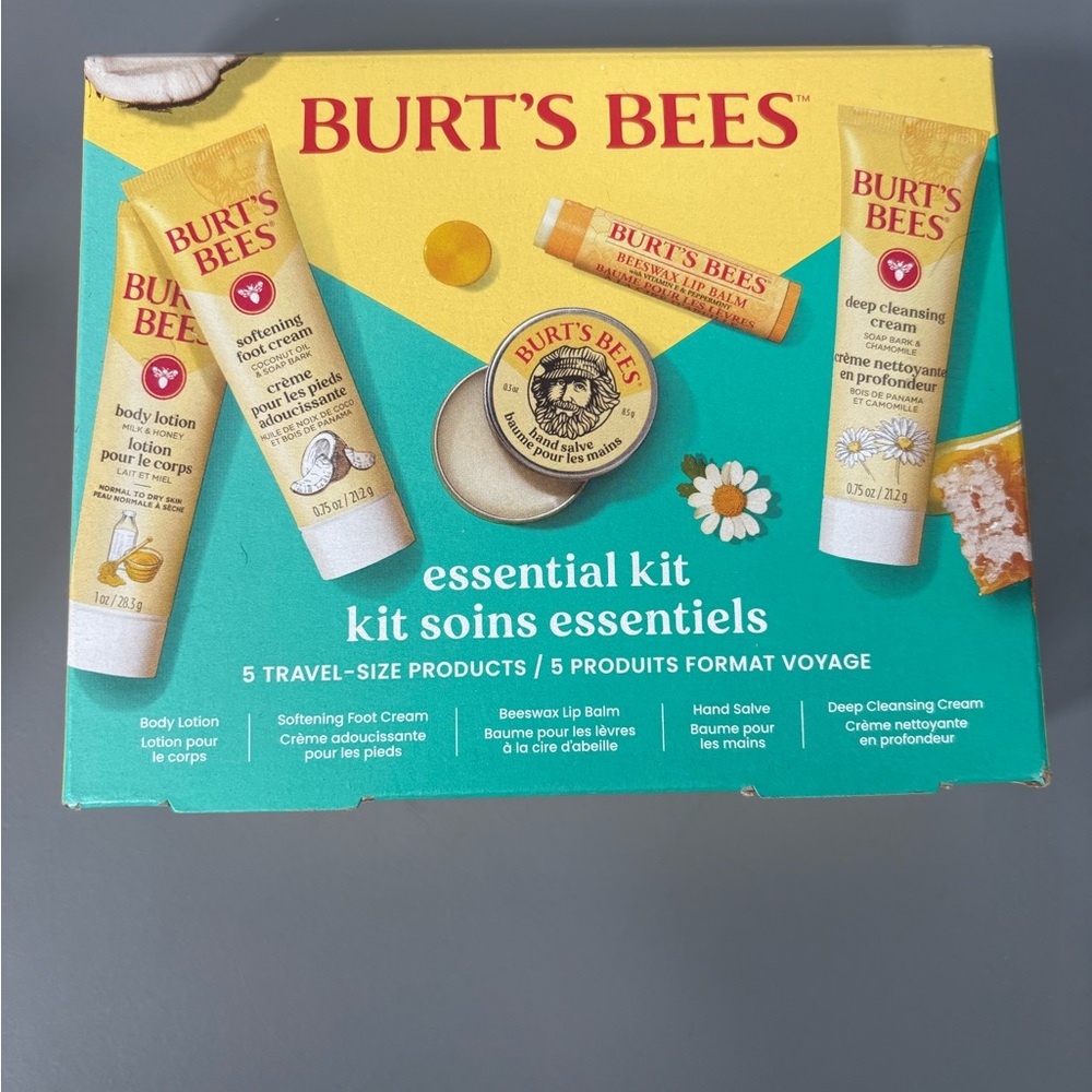 Burt’s Bees Essential Kit